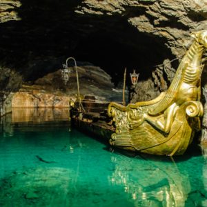 Vienna Woods Tour with Underground Lake and wine tasting in a small group